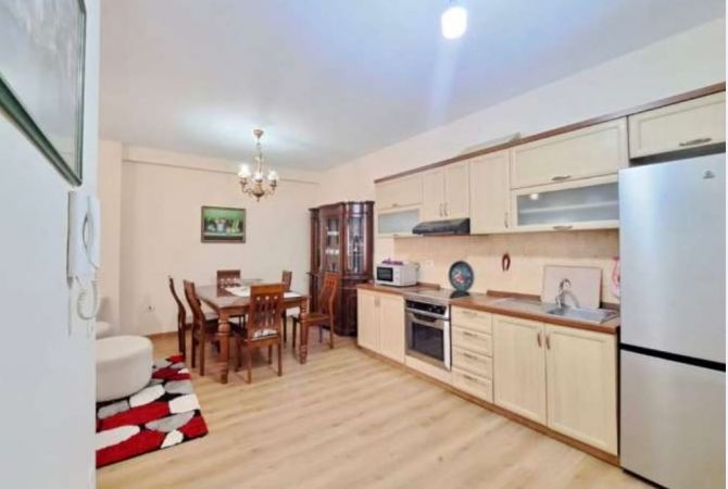 Shtepi me qera 2+1 ne Tirane - 652 Euro