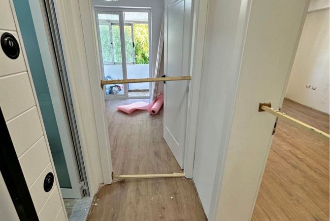 Shtepi ne shitje Apartament ne Tirane, 2+1, Mobilimi Bosh, pa mobiluar, Pagesa 135,022  Euro.