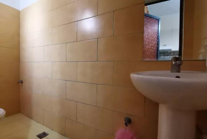 Shtepi me qera Garsoniere ne Tirane - 341 Euro