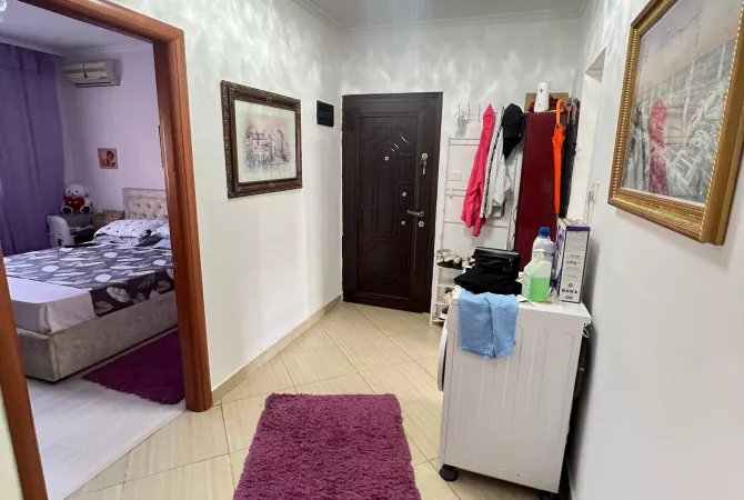 Shtepi ne shitje Apartament ne Tirane, 2+1, Mobilimi E mobiluar, Pagesa 135,066  Euro.