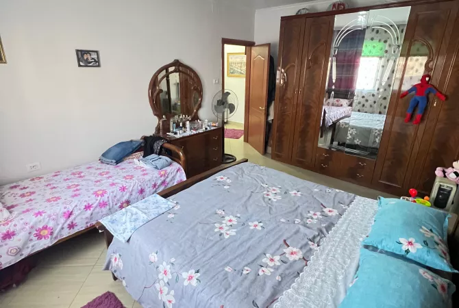 Shtepi ne shitje Apartament ne Tirane, 2+1, Mobilimi E mobiluar, Pagesa 135,066  Euro.