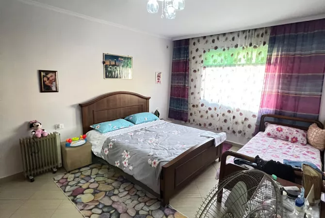 Shtepi ne shitje Apartament ne Tirane, 2+1, Mobilimi E mobiluar, Pagesa 135,066  Euro.