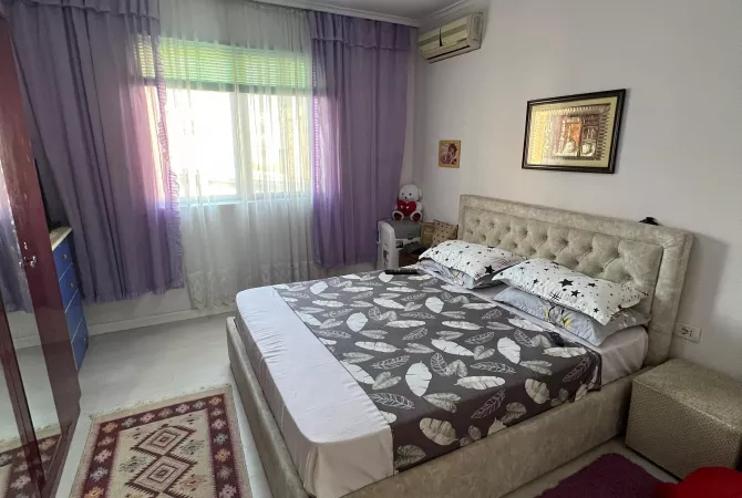 Shtepi ne shitje Apartament ne Tirane, 2+1, Mobilimi E mobiluar, Pagesa 135,066  Euro.