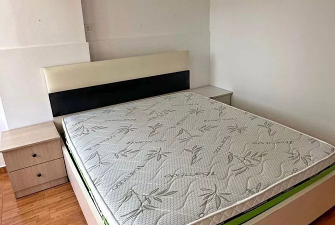 Shtepi me qera Apartament ne Tirane, 1+1, Mobilimi E mobiluar, Pagesa 404  Euro.