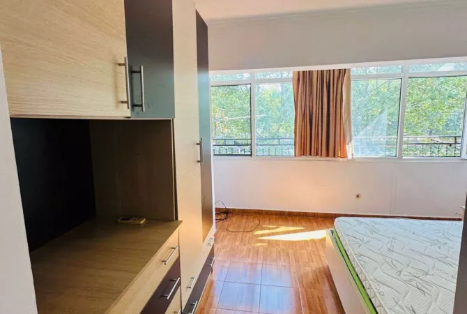 Shtepi me qera Apartament ne Tirane, 1+1, Mobilimi E mobiluar, Pagesa 404  Euro.