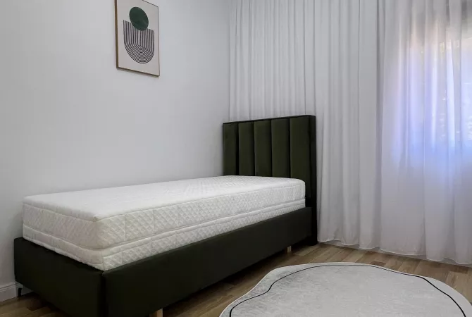 Shtepi ne shitje Apartament ne Tirane, 2+1, Mobilimi E mobiluar, Pagesa 109,033  Euro.