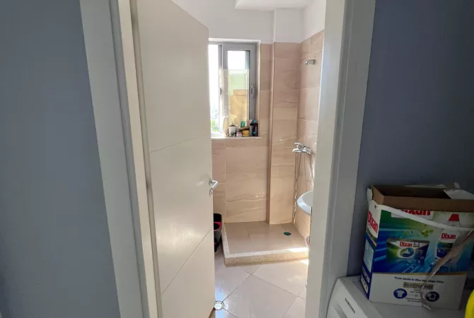 Shtepi ne shitje Apartament ne Tirane, 1+1, Mobilimi E mobiluar, Pagesa 110,007  Euro.