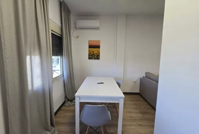 Shtepi ne shitje Apartament ne Tirane, 2+1, Mobilimi E mobiluar, Pagesa 185,002  Euro.