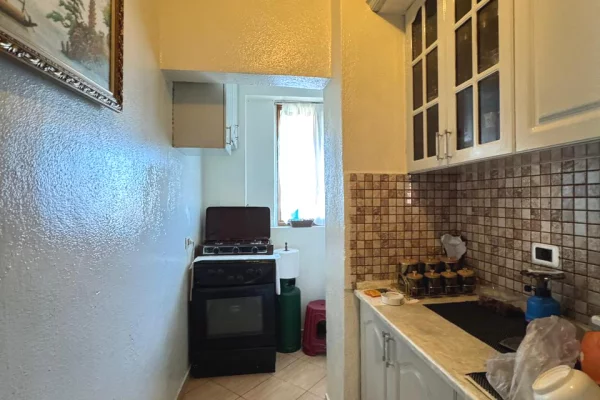 Shtepi ne shitje Apartament ne Tirane, 2+1, Mobilimi Bosh, pa mobiluar, Pagesa 117,000  Euro.