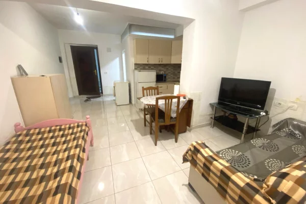 Shtepi ne shitje Apartament ne Tirane, Garsoniere, Mobilimi E mobiluar, Pagesa 91,200  Euro.
