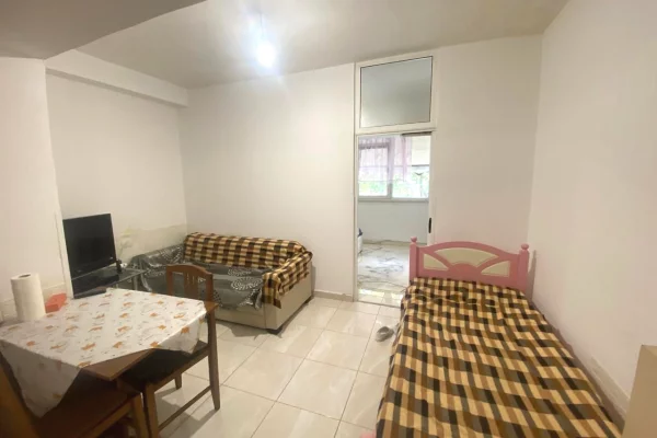 Shtepi ne shitje Apartament ne Tirane, Garsoniere, Mobilimi E mobiluar, Pagesa 91,200  Euro.
