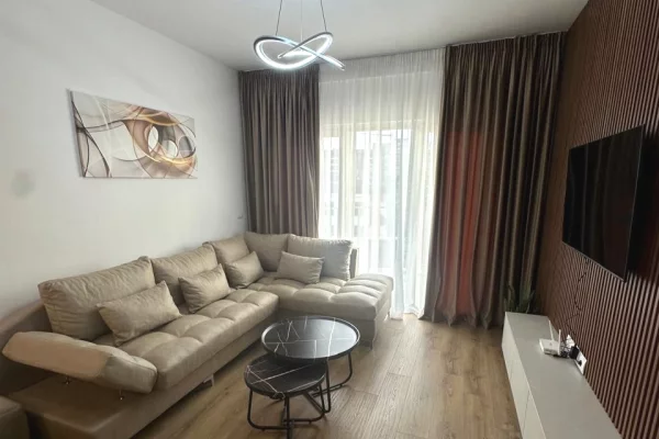 Shtepi me qera 2+1 ne Tirane - 900 Euro