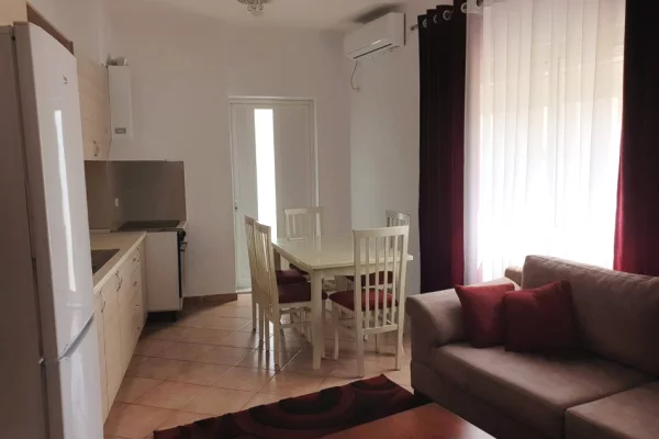 Shtepi me qera 1+1 ne Tirane - 360 Euro