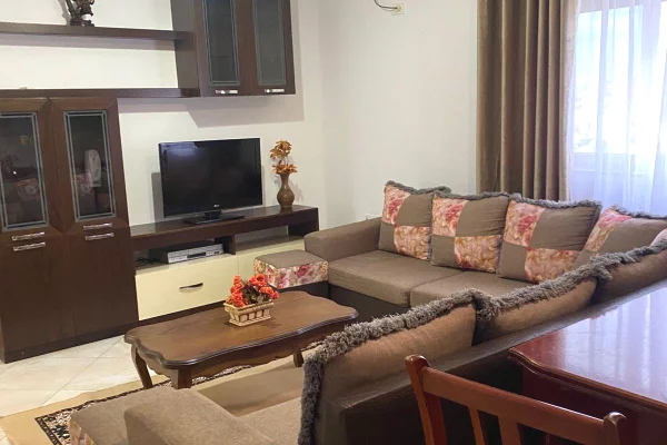 Shtepi me qera 1+1 ne Tirane - 400 Euro