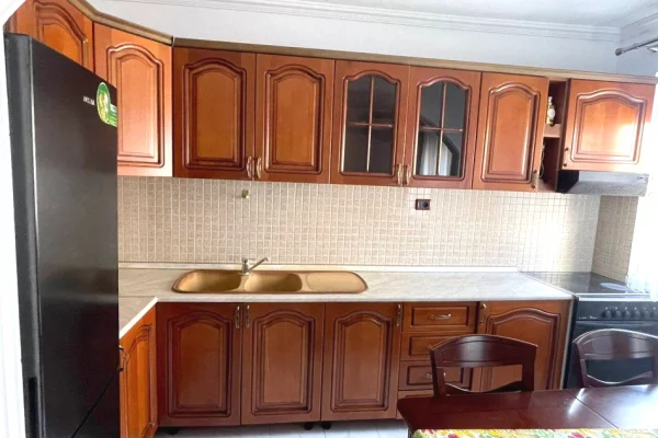 Shtepi me qera 2+1 ne Tirane - 700 Euro