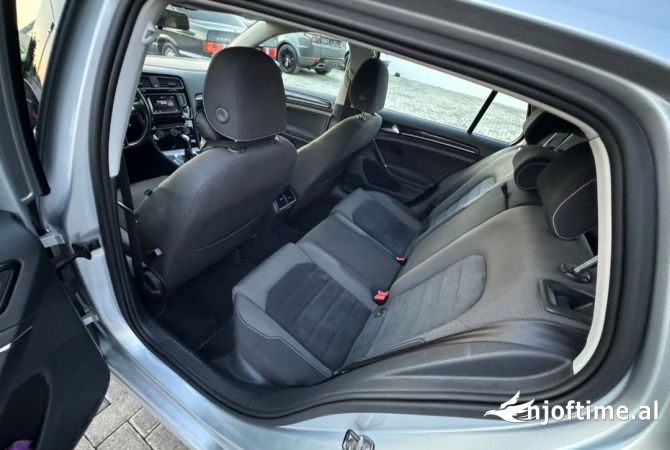 Makina ne shitje ne Tirane - 10,800 Euro