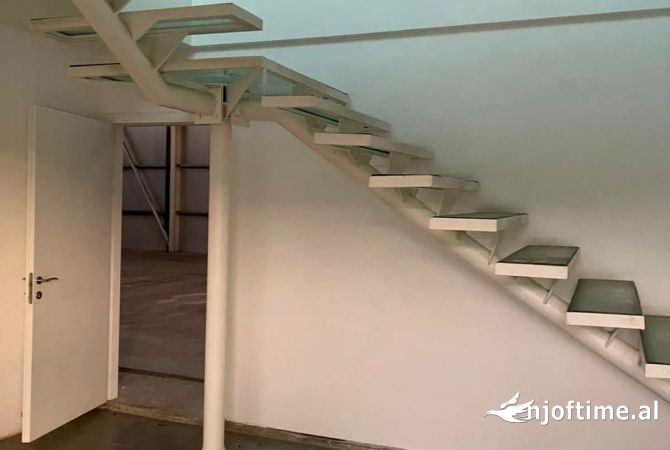 Kapanon industrial me qira (Fier-Lushnje)