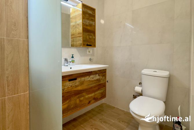 Shtepi ne shitje Apartament ne Vlore, 1+1, Mobilimi E mobiluar, Pagesa 105,000  Euro.