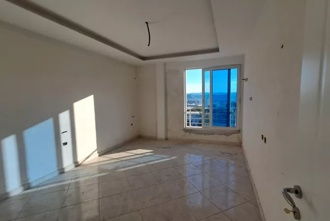 Shtepi ne shitje Penthose(kati i fundit panoramik) ne Tirane, 2+1, Mobilimi Bosh, pa mobiluar, Pagesa 125,000  Euro.