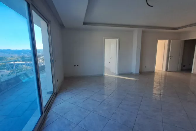 Shtepi ne shitje Penthose(kati i fundit panoramik) ne Tirane, 2+1, Mobilimi Bosh, pa mobiluar, Pagesa 125,000  Euro.