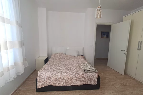 Shtepi me qera Apartament ne Tirane, 3+1, Mobilimi E mobiluar, Pagesa 600  Euro.