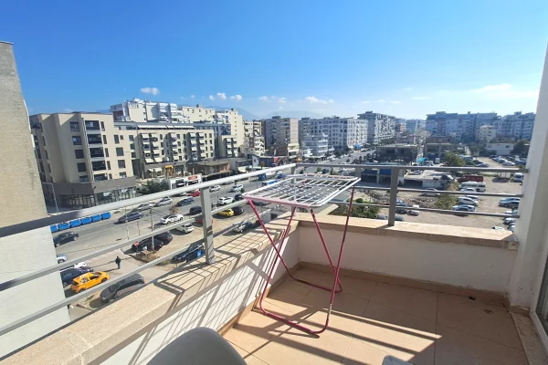 Shtepi me qera Apartament ne Tirane, 3+1, Mobilimi E mobiluar, Pagesa 600  Euro.