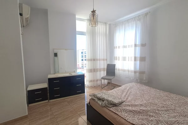 Shtepi me qera Apartament ne Tirane, 3+1, Mobilimi E mobiluar, Pagesa 600  Euro.