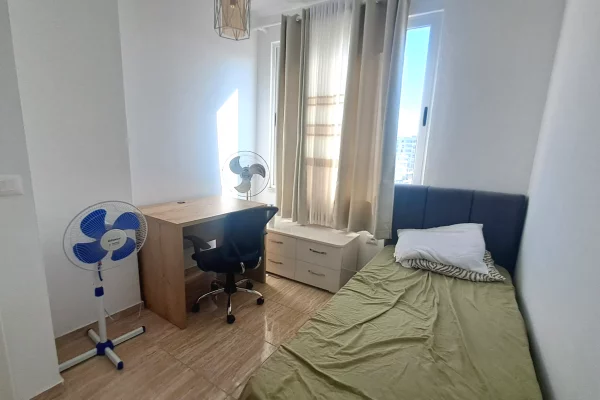 Shtepi me qera Apartament ne Tirane, 3+1, Mobilimi E mobiluar, Pagesa 600  Euro.