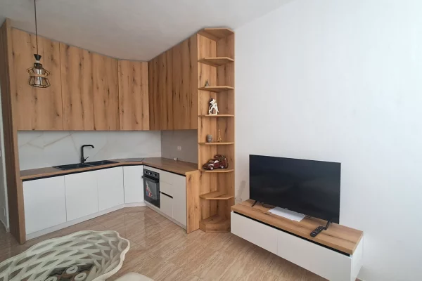 Shtepi me qera 3+1 ne Tirane - 600 Euro