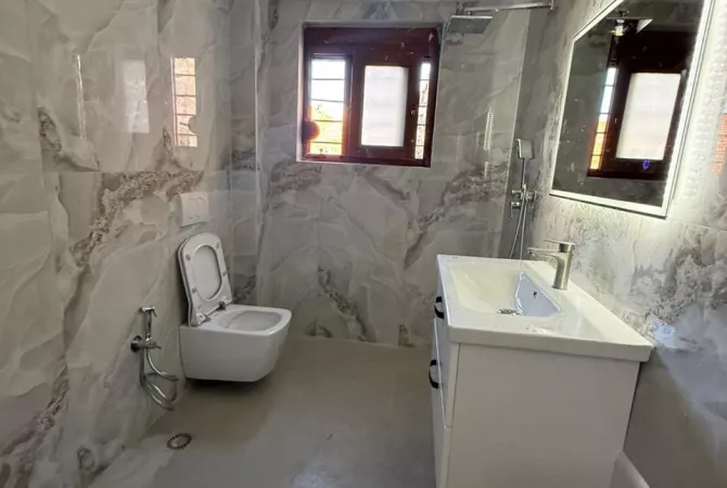 Ambient biznesi me qera 3+1 ne Tirane - 600 Euro