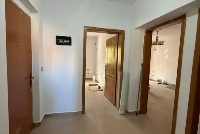 Ambient biznesi me qera 3+1 ne Tirane - 600 Euro