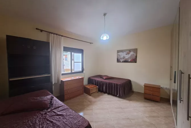 Shtepi me qera 2+1 ne Tirane - 500 Euro