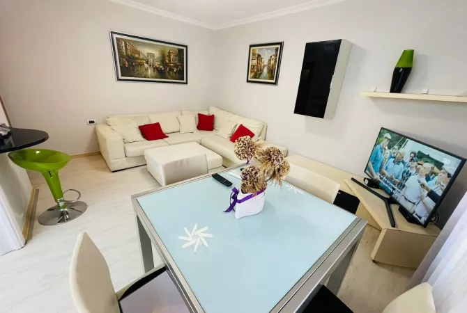 Shtepi me qera 2+1 ne Tirane - 1,000 Euro
