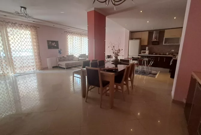 Shtepi ne shitje 4+1 ne Tirane - 230,000 Euro