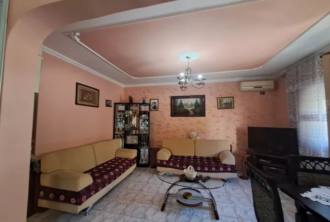 Shtepi me qera 2+1 ne Tirane - 500 Euro