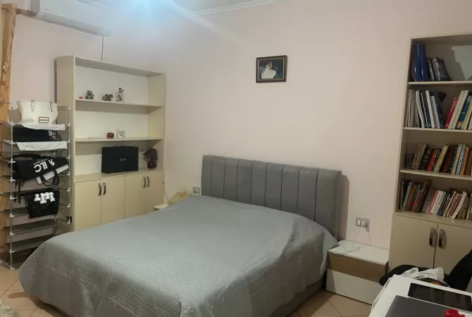 Shtepi me qera Shtepi Private ne Durres, 3+1, Mobilimi E mobiluar, Pagesa 400  Euro.