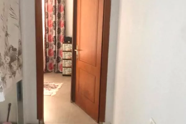 Shtepi ne shitje Shtepi Private ne Tirane, 3+1, Mobilimi E mobiluar, Pagesa 125,000  Euro.