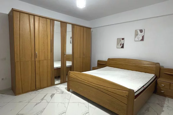 Shtepi me qera Shtepi Private ne Tirane, 1+1, Mobilimi E mobiluar, Pagesa 450  Euro.