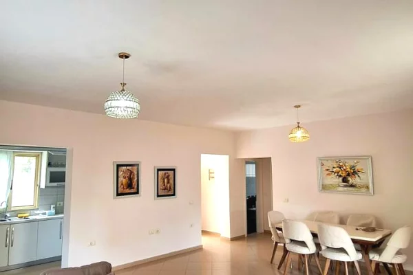 Shtepi me qera 2+1 ne Sarande - 500 Euro