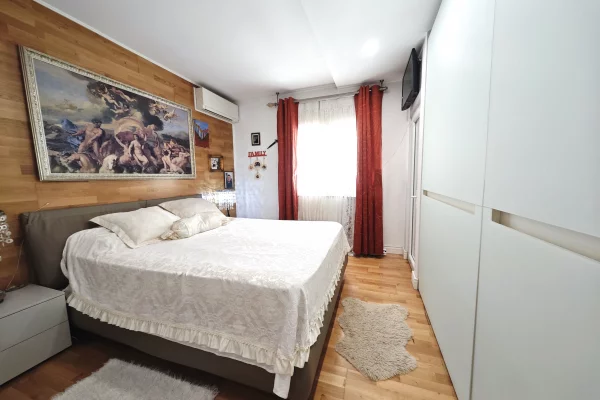 Shtepi ne shitje Apartament ne Tirane, 3+1, Mobilimi E mobiluar, Pagesa 300,000  Euro.