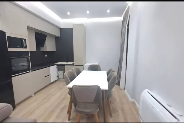 Shtepi ne shitje Apartament ne Tirane, 2+1, Mobilimi E mobiluar, Pagesa 270,000  Euro.