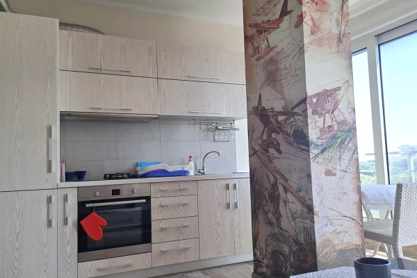 Shtepi ne shitje Apartament ne Durres, 2+1, Mobilimi E mobiluar, Pagesa 140,000  Euro.