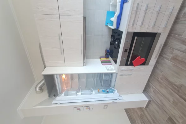 Shtepi ne shitje Apartament ne Durres, 2+1, Mobilimi E mobiluar, Pagesa 140,000  Euro.