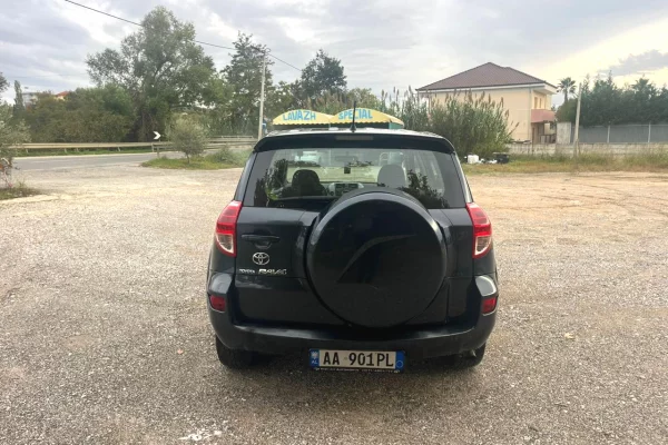 Auto in Vendita  a Durazzo - 4,200 Euro