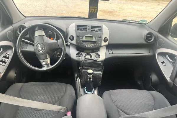 Makina ne shitje ne Durres, Toyota, 2007 Diesel,Kambio Manual Pagesa 4,200  Euro.