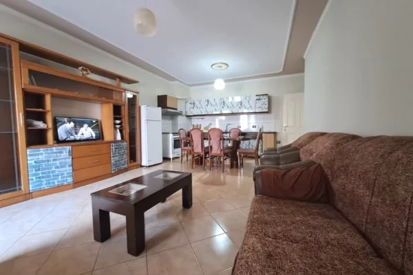 Shtepi me qera 2+1 ne Tirane - 400 Euro