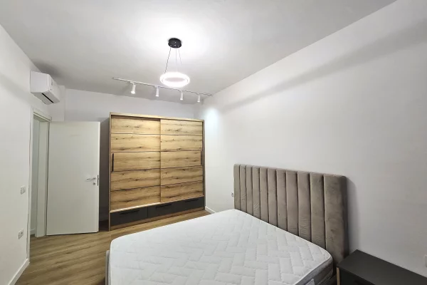 Shtepi me qera Apartament ne Tirane, 3+1, Mobilimi E mobiluar, Pagesa 650  Euro.