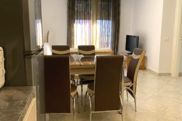 Shtepi me qera 2+1 ne Tirane - 700 Euro