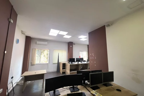 Njesi tregtare 200 m2 - Medreseja