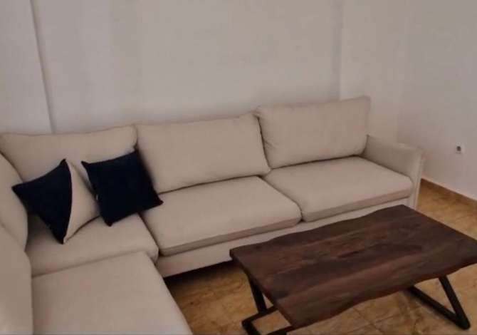 Shtepi me qera 2+1 ne Tirane - 470 Euro
